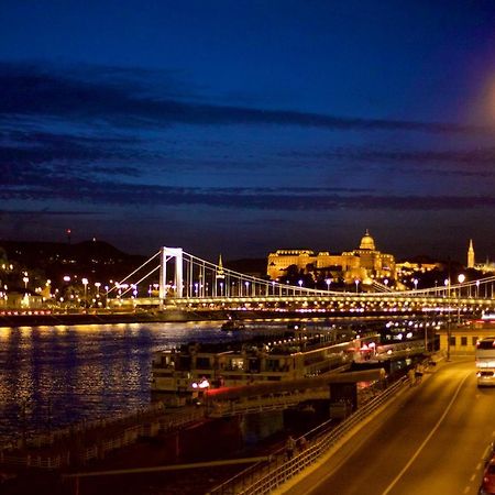 Pelicanstay At Riverside Danube Budapest Ngoại thất bức ảnh