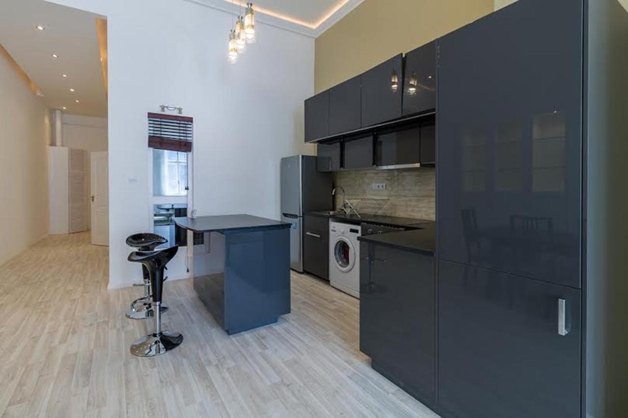Pelicanstay At Riverside Danube Budapest Ngoại thất bức ảnh
