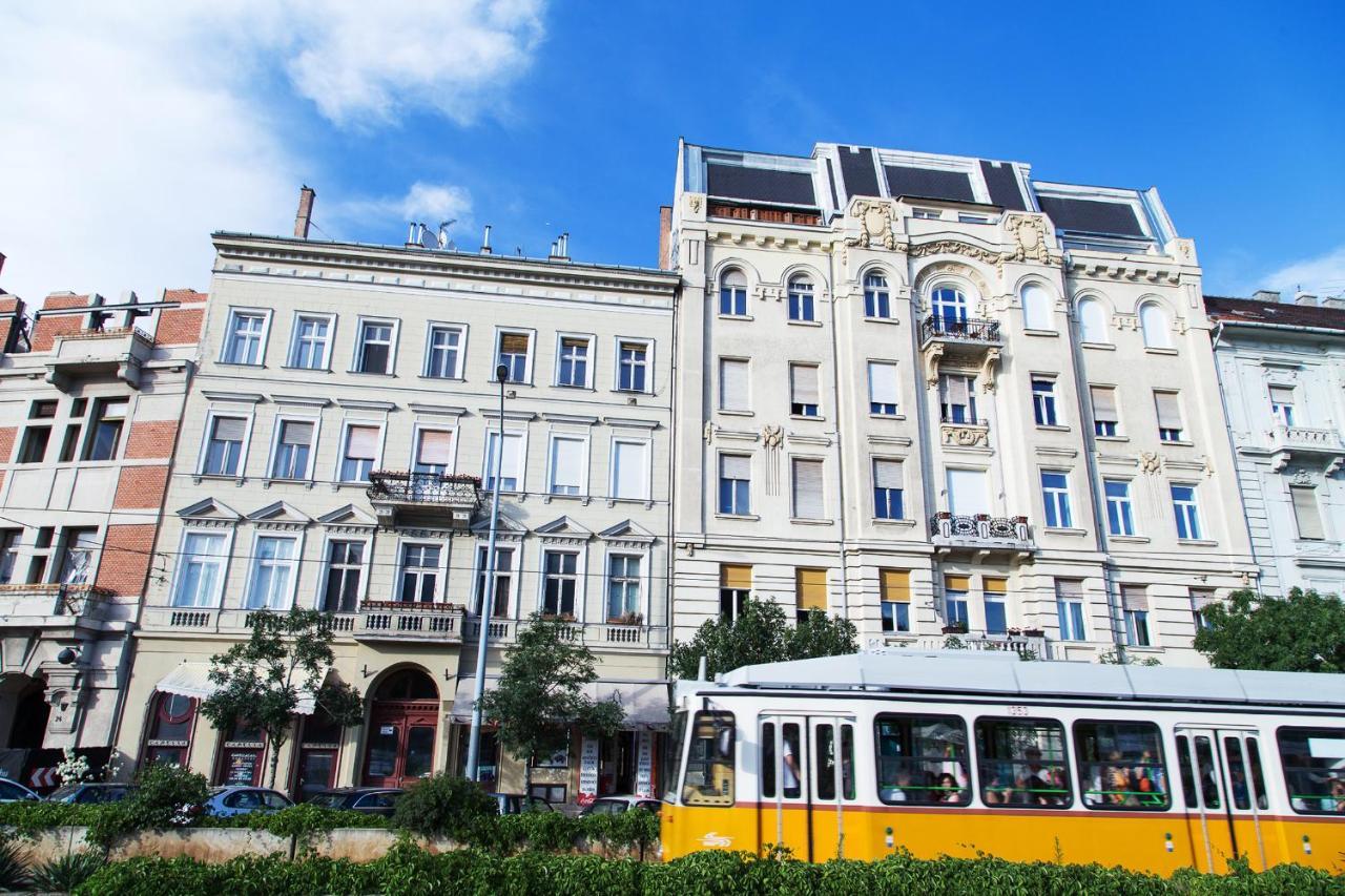 Pelicanstay At Riverside Danube Budapest Ngoại thất bức ảnh