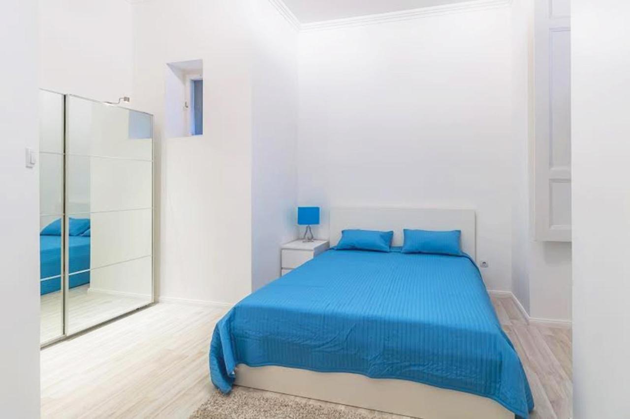Pelicanstay At Riverside Danube Budapest Ngoại thất bức ảnh