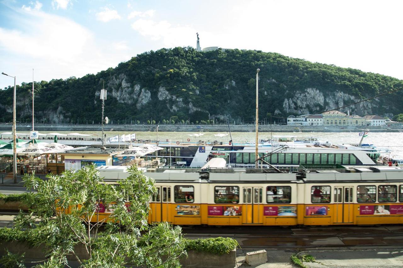 Pelicanstay At Riverside Danube Budapest Ngoại thất bức ảnh